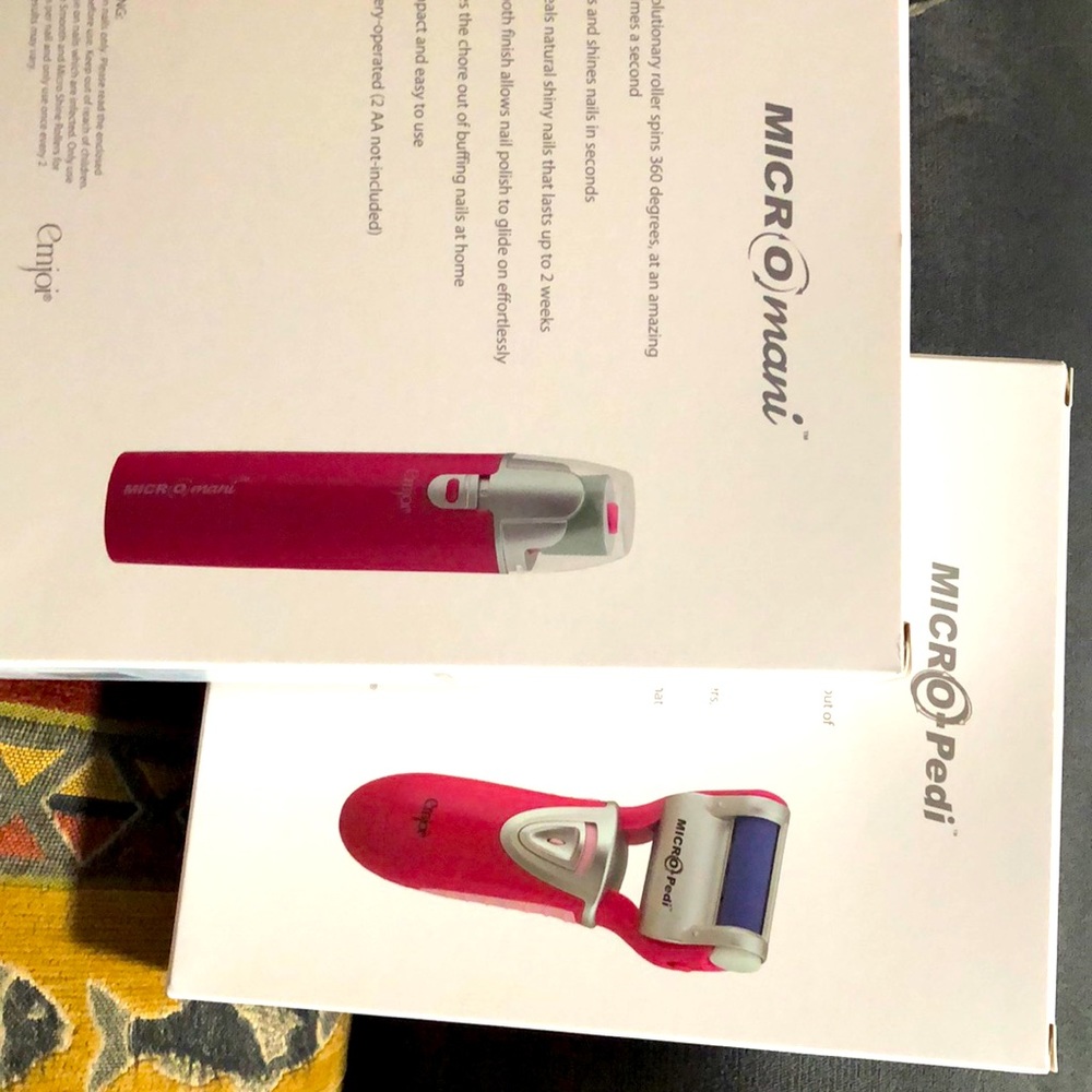 Emjoi Technology Manicure and Pedicure Combo. Battery operated.